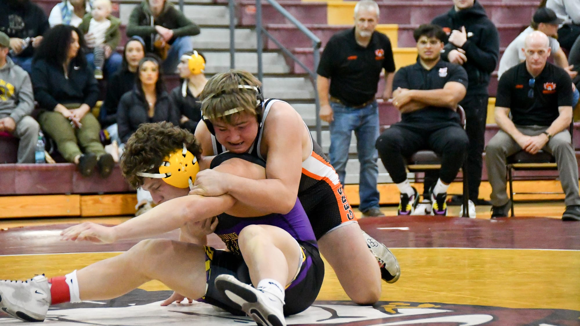 Tiger freshmen wrestlers Leenhouts and Staples finalists at Davis Invite