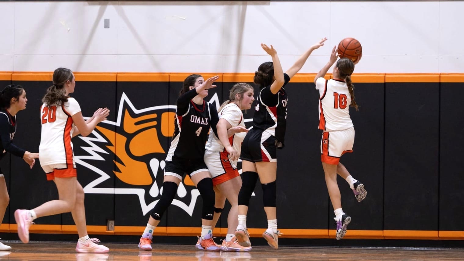 Lady Tigers drop non-conference game to Omak