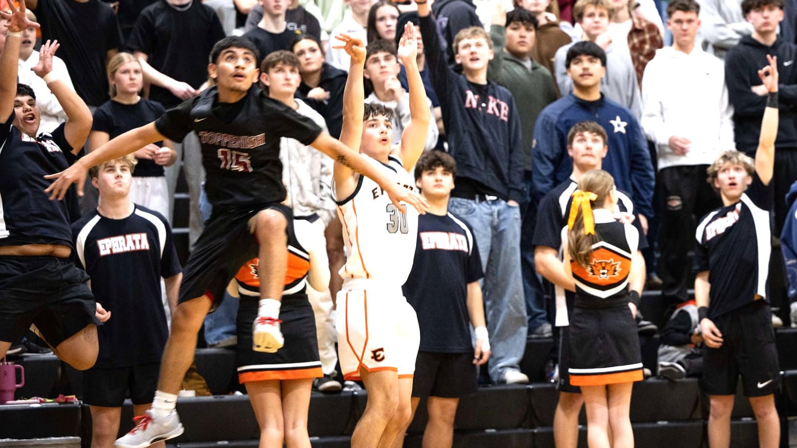 EHS boys wane in final seconds; girls struggle as Wildcats sweep