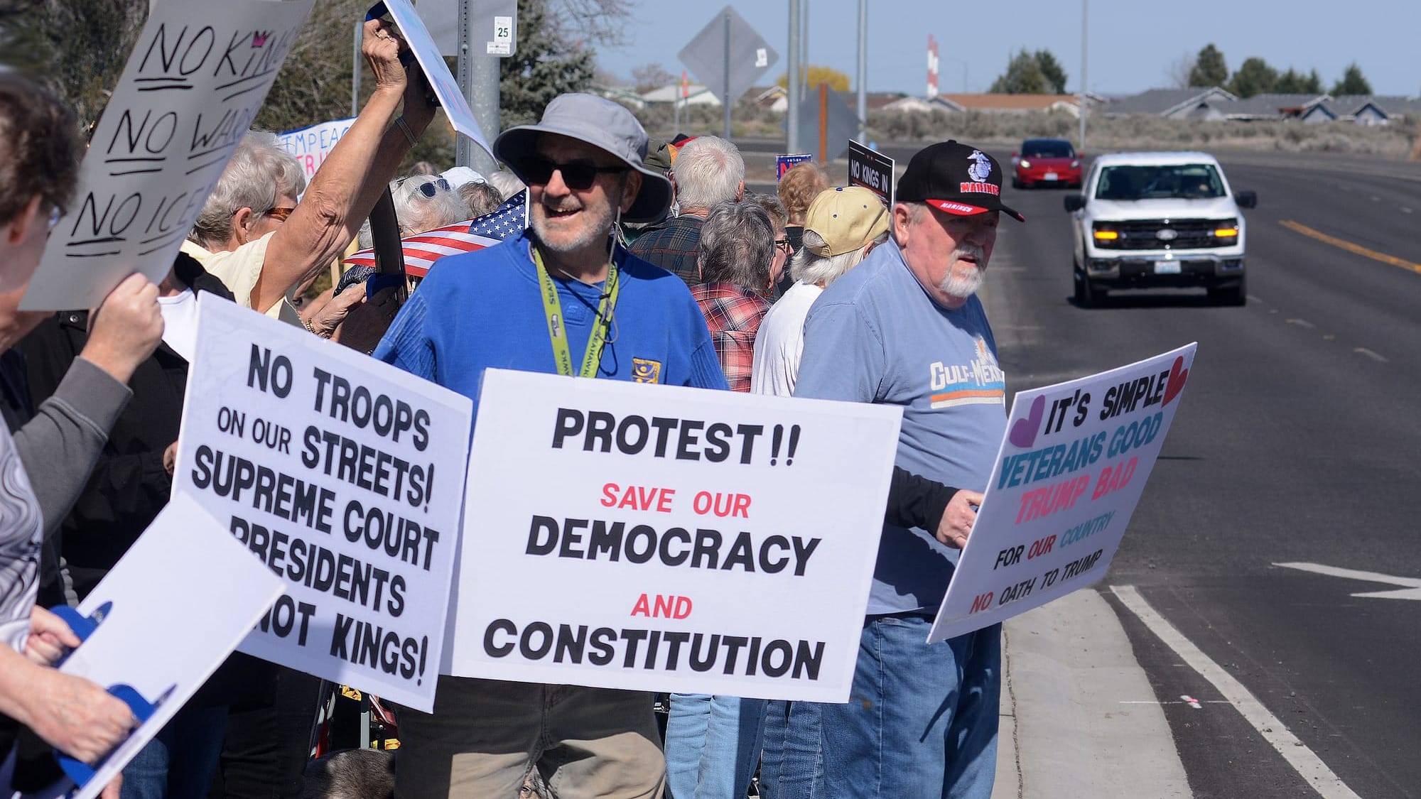 Peaceful crowd gathers for 'No Kings' rally in Ephrata