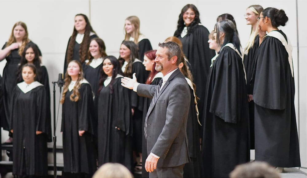 Music in the air: EHS/EMS choirs showcase talent at fall concert post image