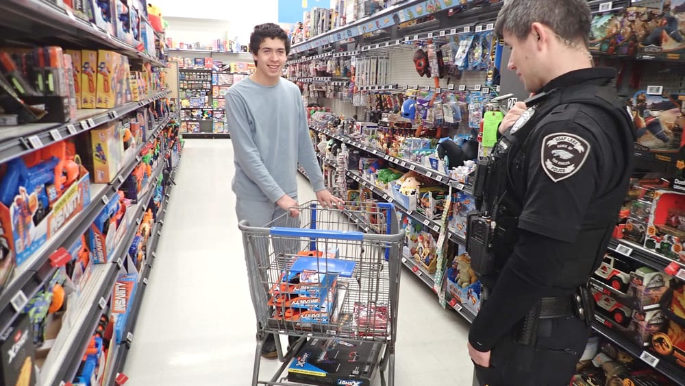 Ephrata, Soap Lake police: Santa’s helpers at ‘Shop With A Cop’ post image