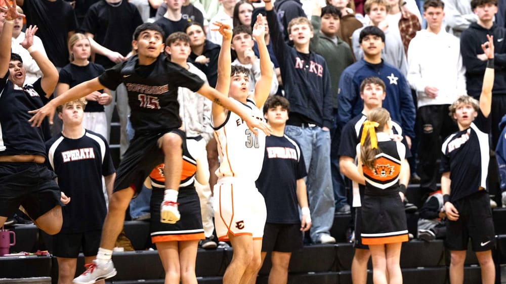 EHS boys wane in final seconds; girls struggle as Wildcats sweep post image