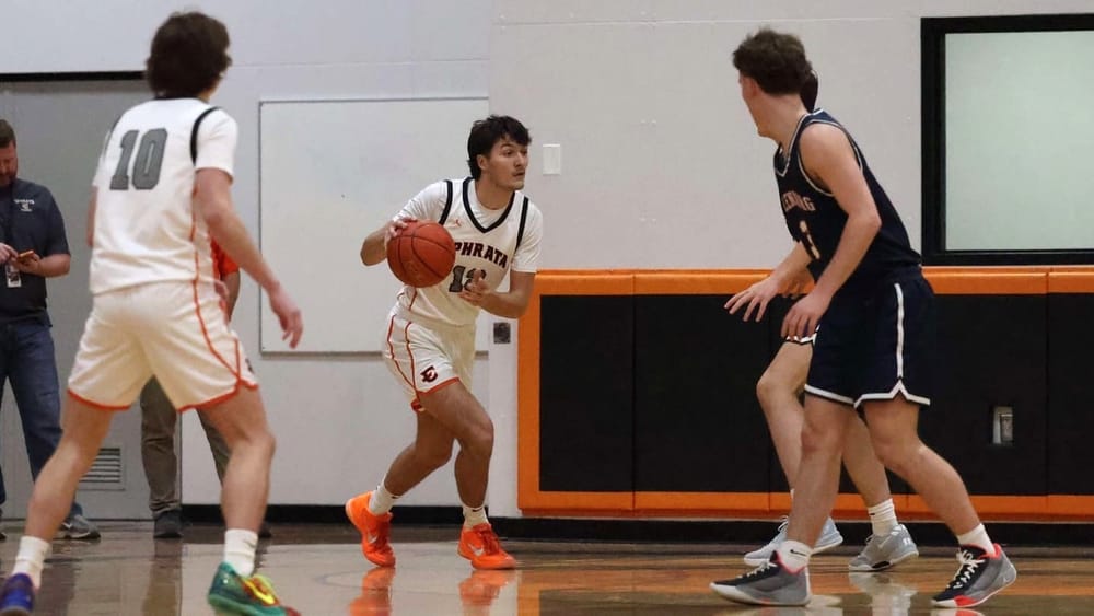 Tigers drop two; Hendrick nets career-high 28 against Othello post image