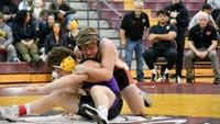 Tiger freshmen wrestlers Leenhouts and Staples finalists at Davis Invite post image