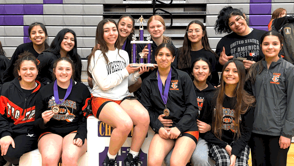 Trophy time: Ephrata girls finish first at Spokane mat tournament post image