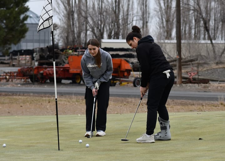 Ephrata girls golf program undergoes transition with new coach