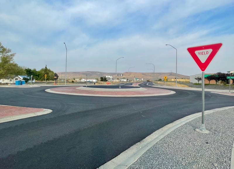 SR 282/Nat WA Way roundabout construction nears completion post image